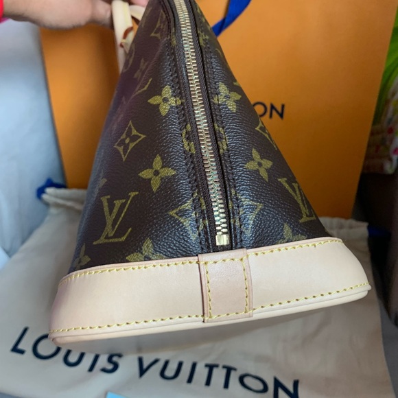 Authentic Louis Vuitton Alma PM - Picture 4 of 13